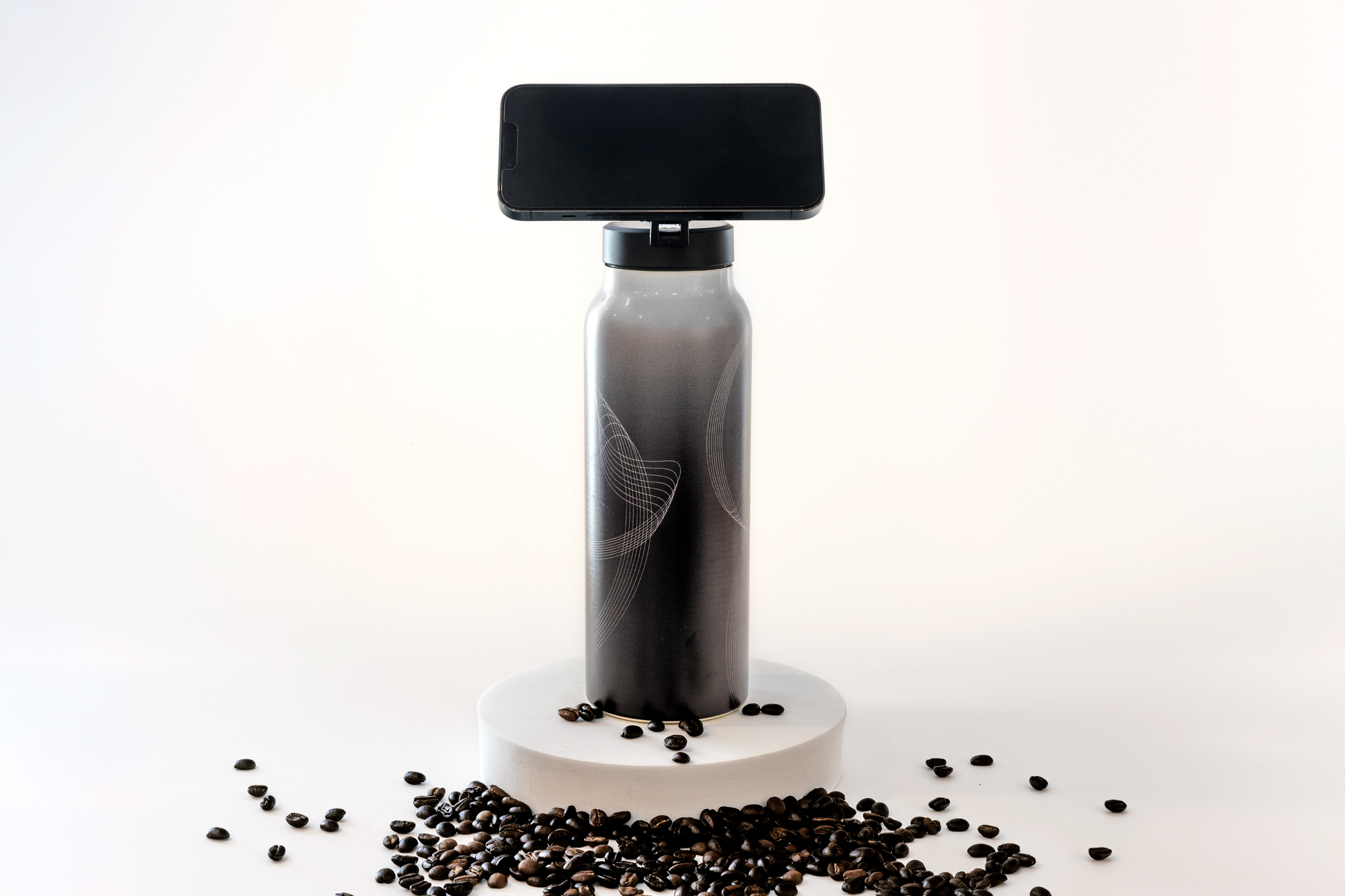 Dāku MagSafe insulated tumbler bottle